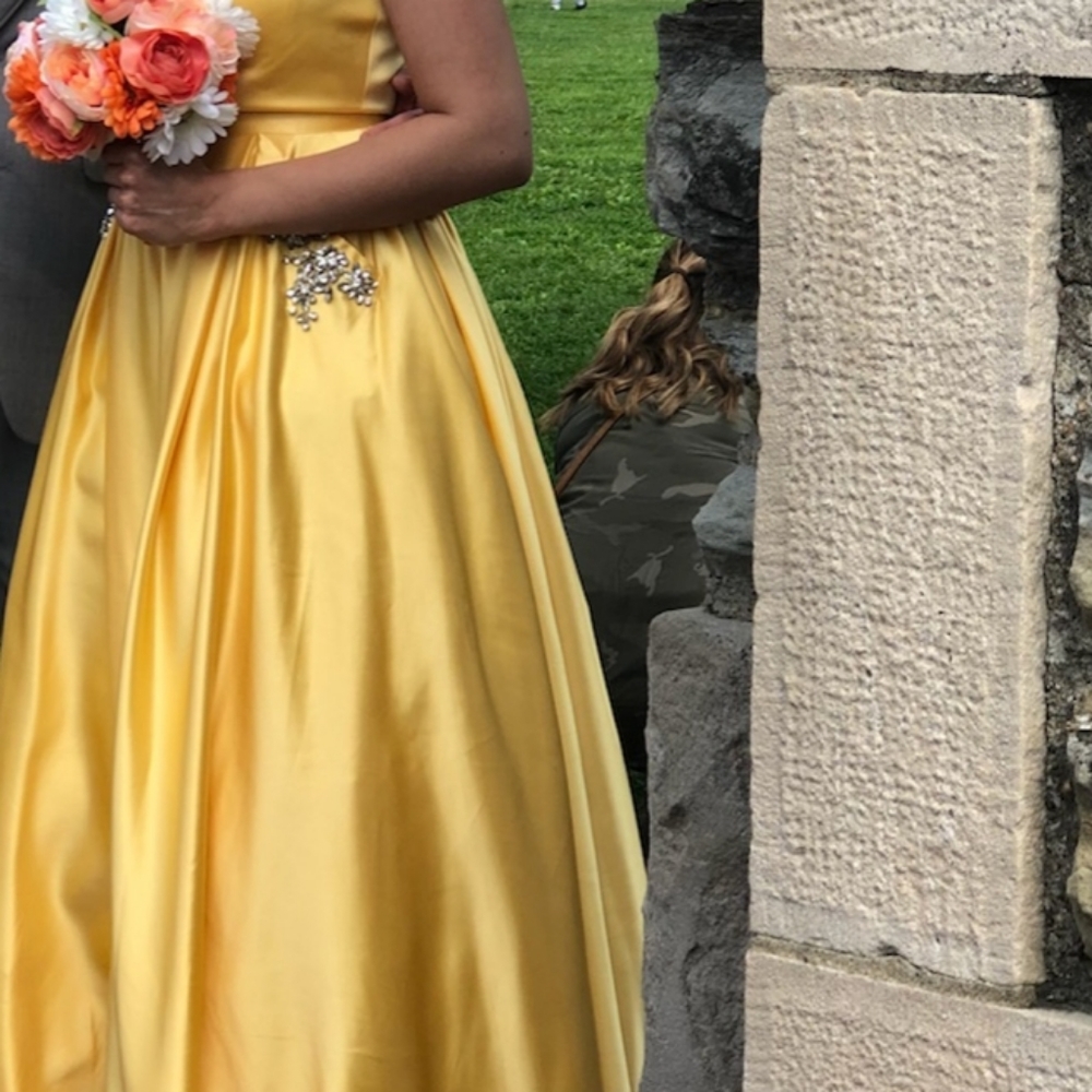 Sherri hill prom dress